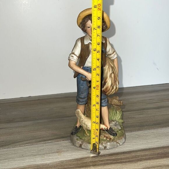 Vintage HOMCO Figurine Boy holding Wheat with Rooster At His Feet - Picture 5 of 9